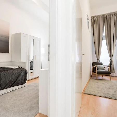 Newly Furnished Apartment For Up To 6 People Berlin Exterior foto